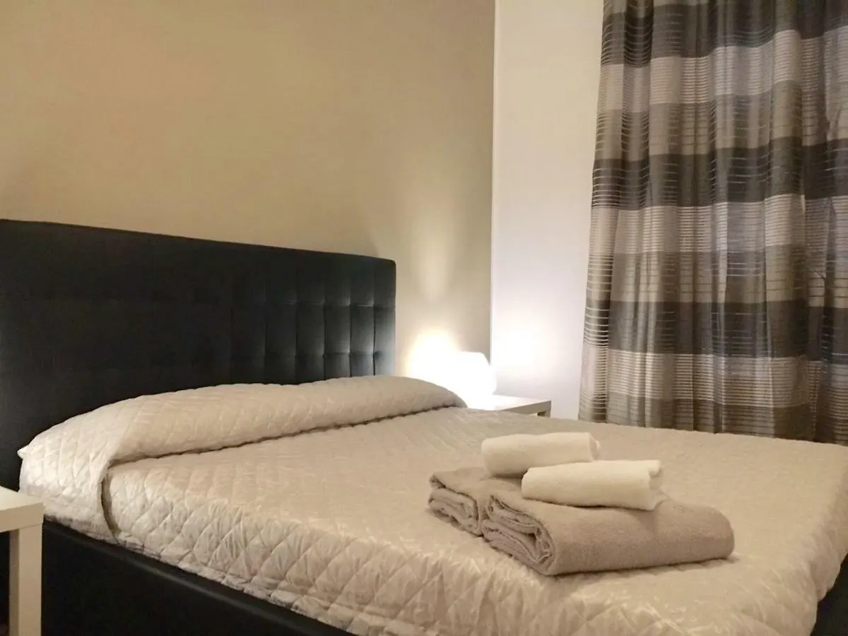 Apartment In Duomo Mediolan 0*,